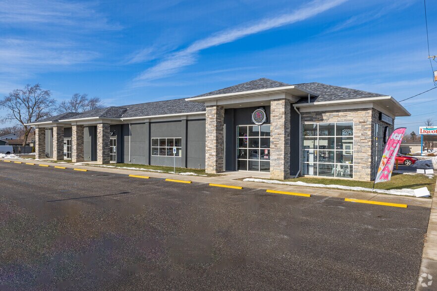 Primary Photo Of 13212 Wicker Ave, Cedar Lake Office For Lease