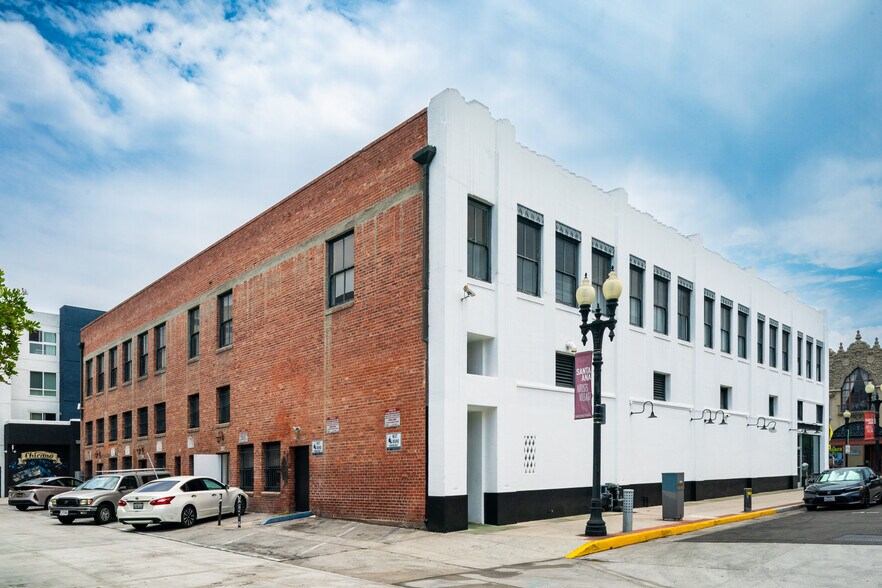 More Photos Of 200-208 N Broadway, Santa Ana Storefront Retail Office For Lease