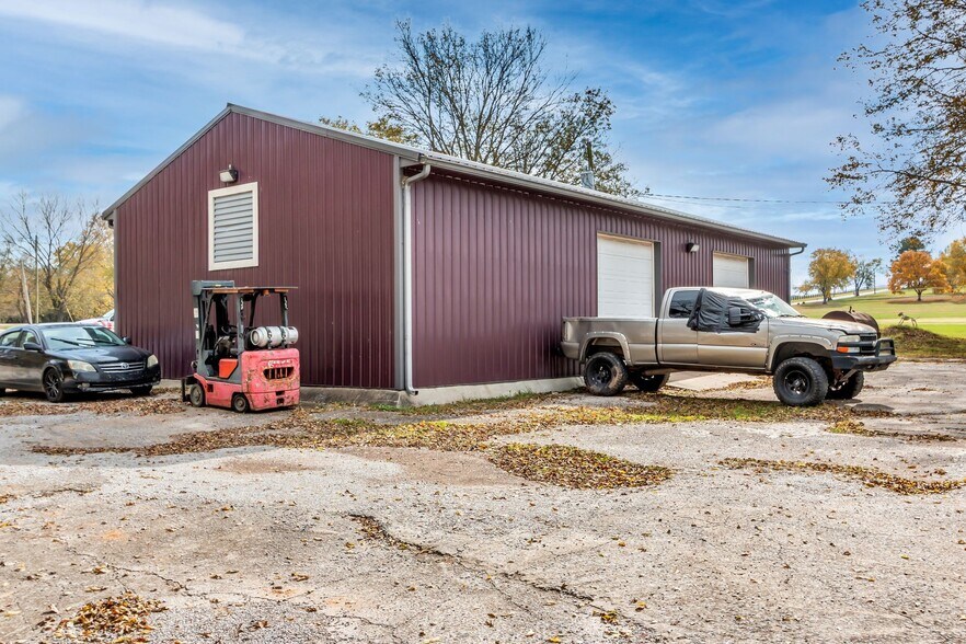 More Photos Of 6522 Polk Ln, Columbia Auto Repair For Sale