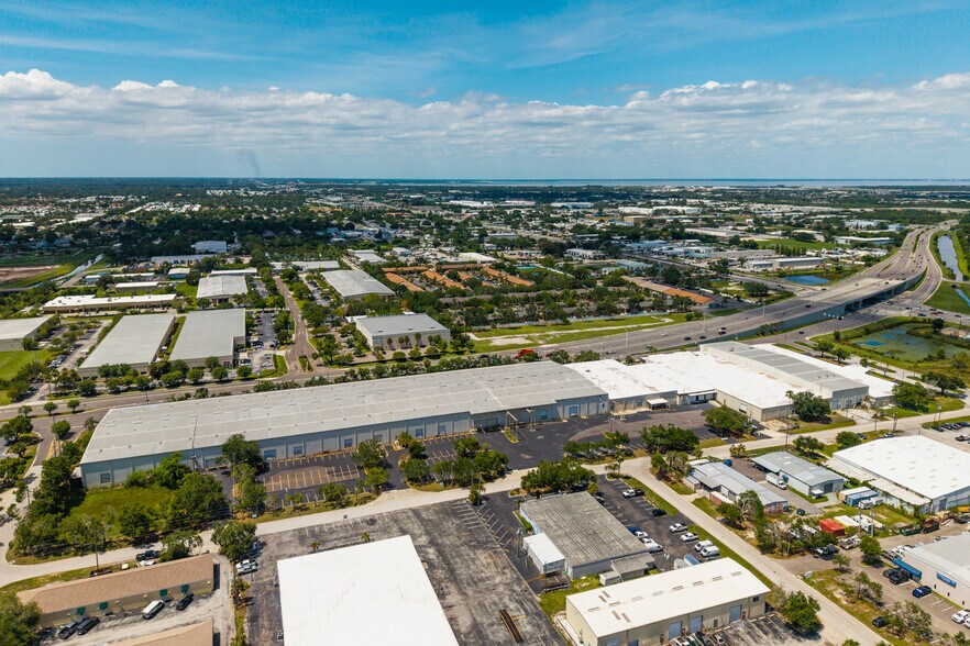 More Photos Of 6750 N Bryan Dairy Rd, Seminole Distribution For Lease