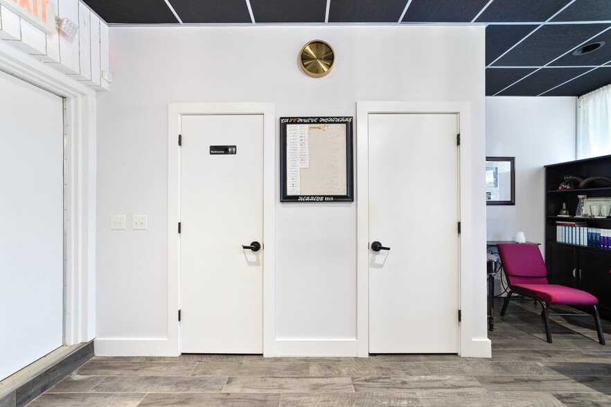 More Photos Of 2210 Wilma Rudolph Blvd, Clarksville Office For Lease