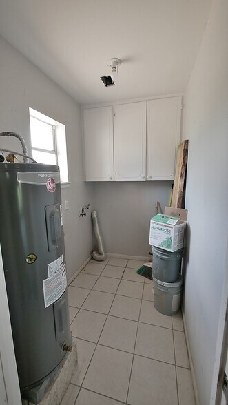 More Photos Of 7115 Satsuma Dr, Houston Unknown For Lease