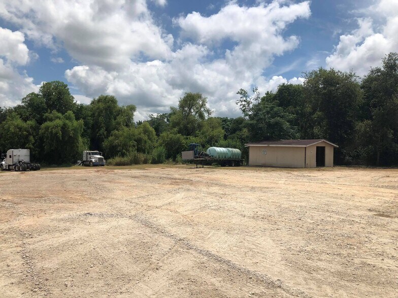 More Photos Of 12440 US Hwy 181 S, San Antonio Flex For Sale