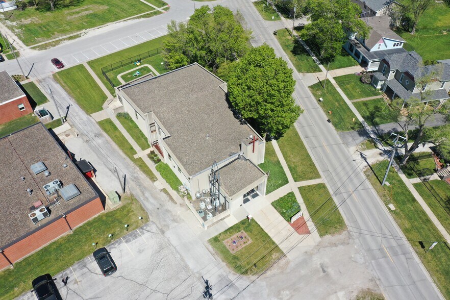 More Photos Of 650 Ashworth Dr, Waukee Specialty For Sale