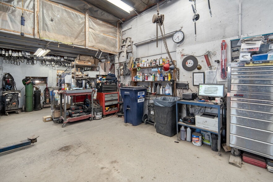 More Photos Of 1907 Van Vranken Ave, Schenectady Auto Repair For Sale