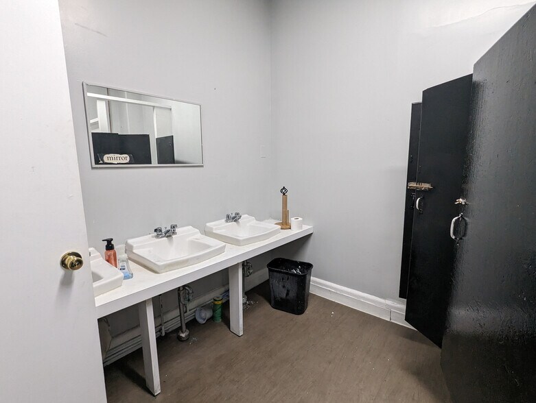 More Photos Of 1901 W Tioga St, Philadelphia Schools For Sale