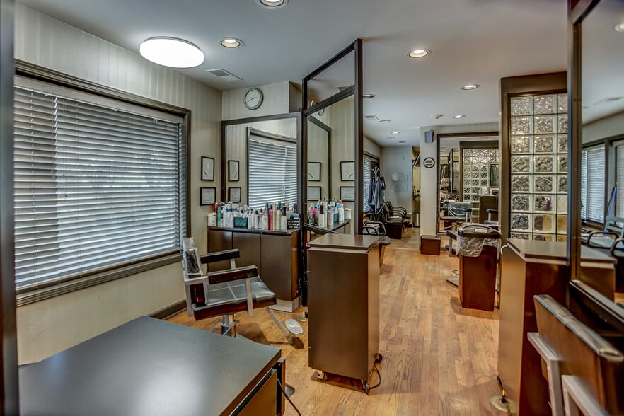 More Photos Of 1086 W Rex Rd, Memphis Freestanding For Sale