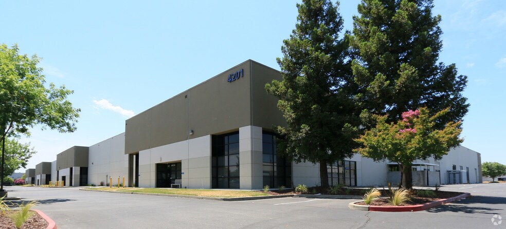 More Photos Of 4201 Sierra Point Dr, Sacramento Warehouse For Lease