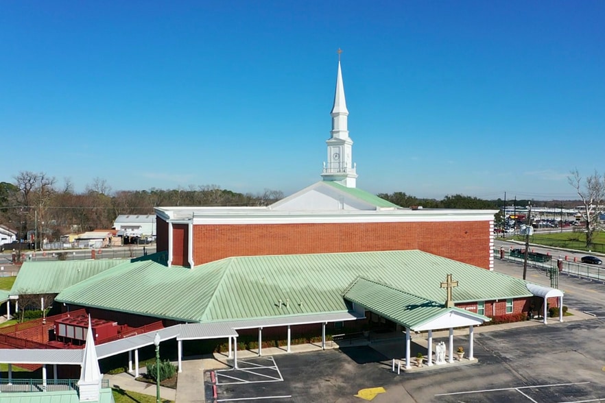 More Photos Of 9101 Airline Dr, Houston Religious Facility For Sale
