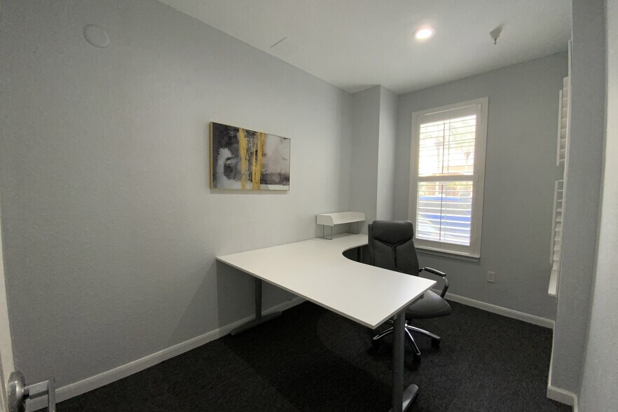 More Photos Of 860 N Orange Ave, Orlando Apartments For Sale