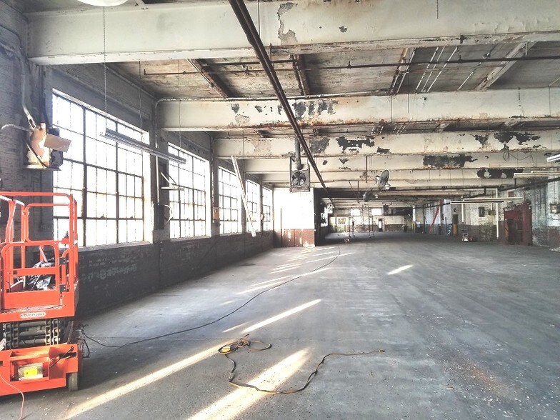 More Photos Of 150 Roosevelt Dr, Derby Manufacturing For Sale