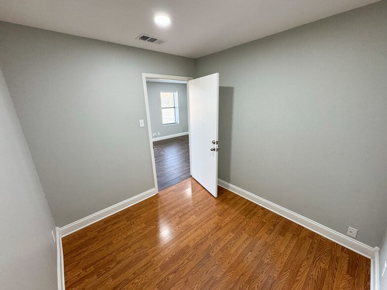 More Photos Of 15279 Bulverde Rd, San Antonio Warehouse For Sale