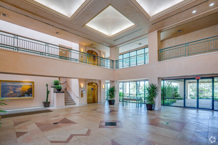 More Photos Of 8777 N Gainey Center Dr, Scottsdale Office For Lease