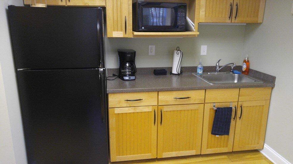 More Photos Of 5 Silva Terra Dr, Wilmington Medical For Lease