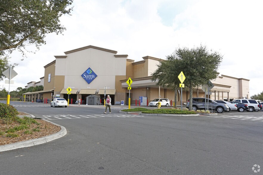 More Photos Of 13050-13088 Cortez Blvd, Spring Hill General Retail For Lease