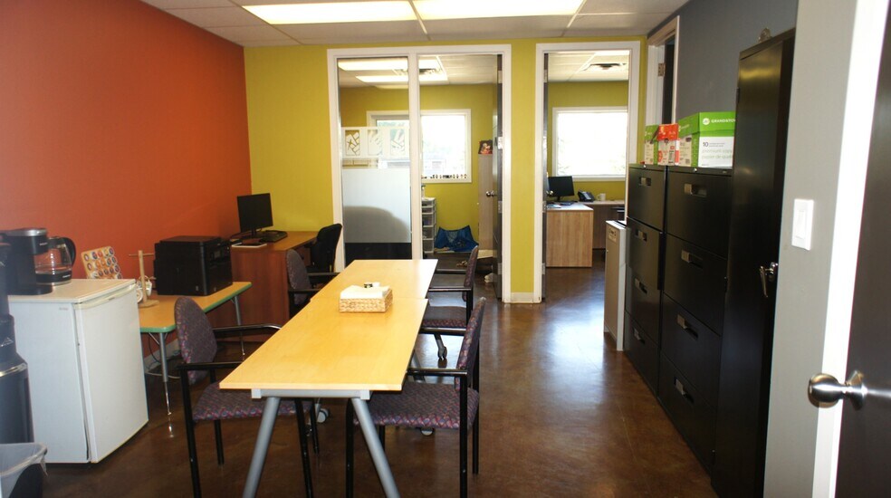 More Photos Of 7316 101 Ave NW, Edmonton Office For Sale