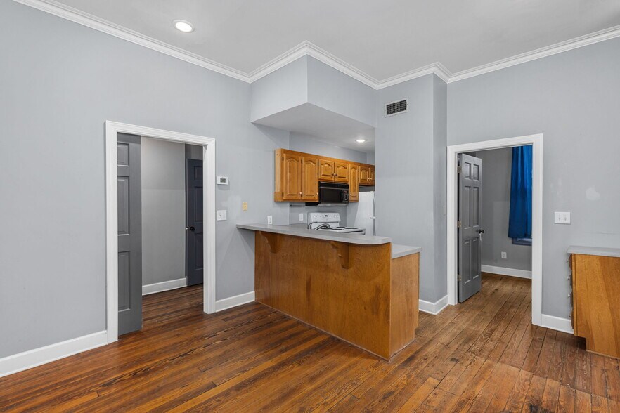 More Photos Of 218 Main St, Nettleton Office For Sale