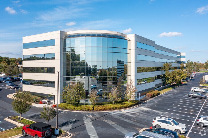 More Photos Of 39555 Orchard Hill Pl, Novi Coworking Space