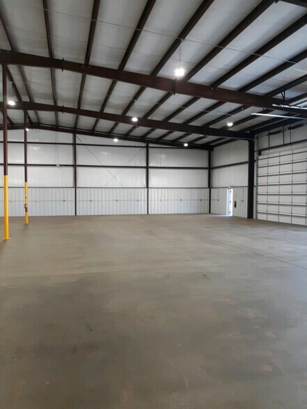 More Photos Of 110 Spacegate Dr NW, Huntsville Industrial For Lease