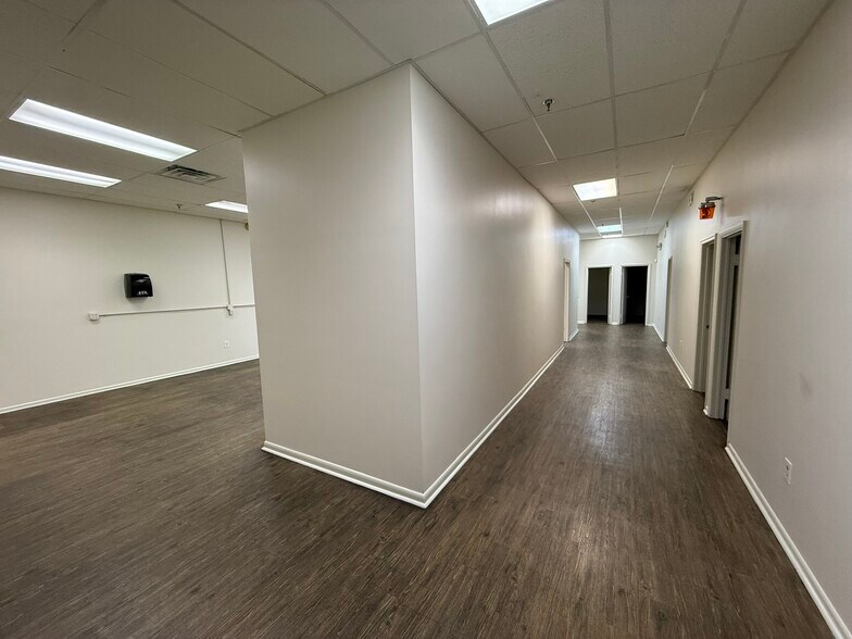 More Photos Of 3440 Trant Ave, Norfolk Distribution For Lease