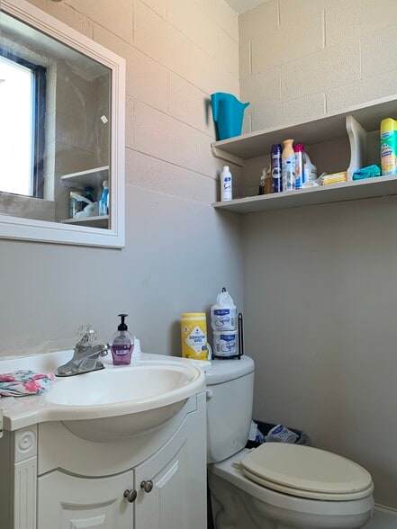 More Photos Of 109 W Atlantic St, South Hill Storefront Retail Office For Sale