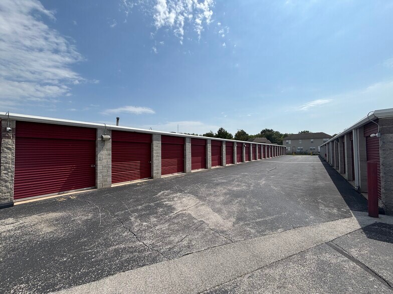 More Photos Of 1869 N Calhoun Rd, Nixa Self Storage For Sale