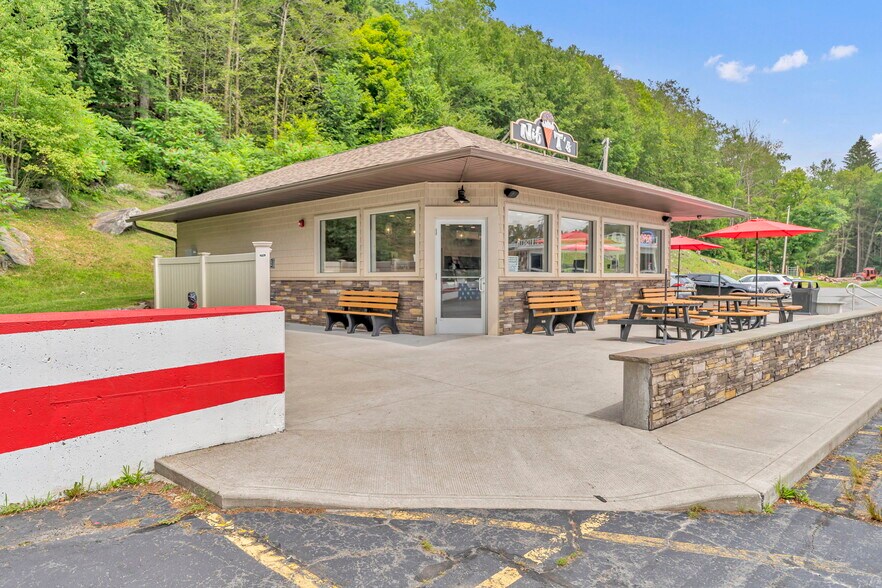 More Photos Of 1908 Old Route 17, Roscoe Restaurant For Sale