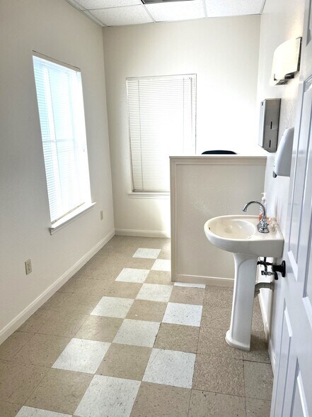 More Photos Of 22028 Highland Knolls Dr, Katy Medical For Sale