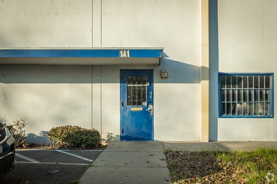 More Photos Of 141 Commerce Cir, Sacramento Warehouse For Lease
