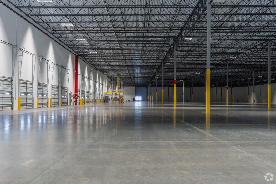 More Photos Of 1350 Six Flags Rd, Lithia Springs Warehouse For Lease