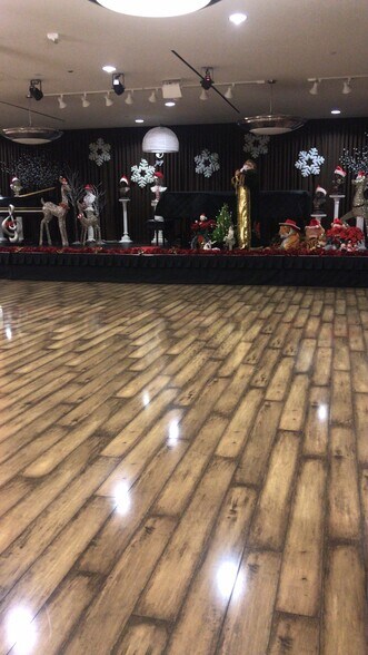 More Photos Of 950 Roosevelt Ave, Irvine Loft Creative Space For Sale