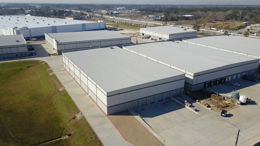 More Photos Of 17620 Eastex Fwy, Humble Industrial For Sale