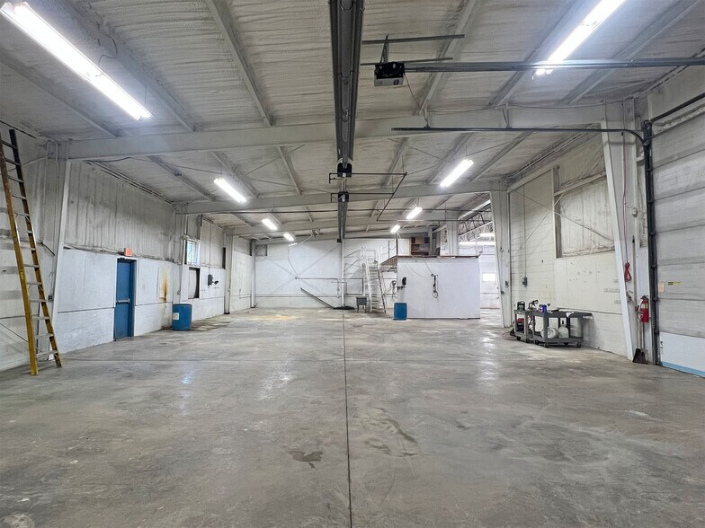 More Photos Of 4300 W Ridge Rd, Erie Manufacturing For Sale