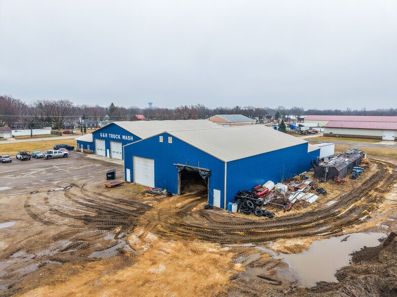 More Photos Of 501 11th St NE, Austin Carwash For Sale