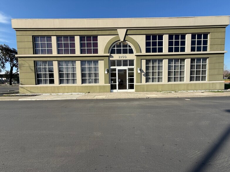 Primary Photo Of 2150 Mariner Square Dr, Alameda Office For Lease