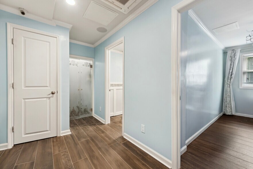 More Photos Of 504 Merrick Rd, Lynbrook Apartments For Sale