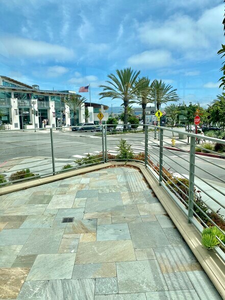 More Photos Of 205 Pier Ave, Hermosa Beach Office For Sale