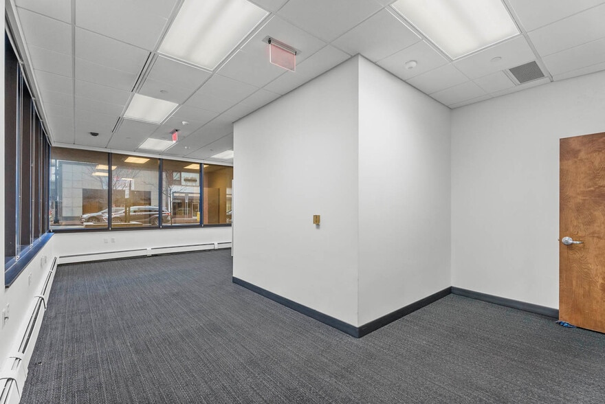 More Photos Of 288 N Broad St, Elizabeth Office For Lease