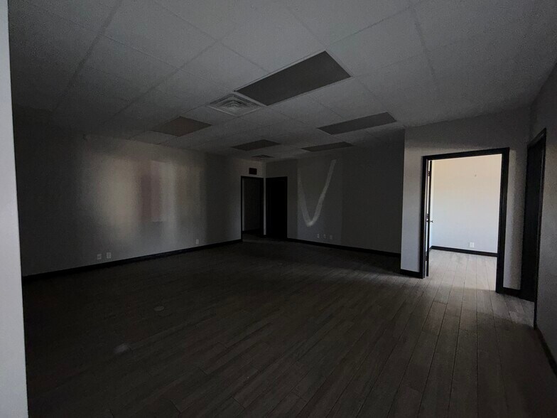 More Photos Of 2506 N Grandview Ave, Odessa Office For Lease