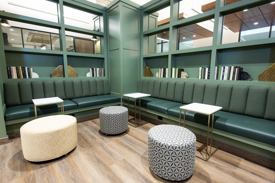 More Photos Of 225 S Dixie Hwy, Coral Gables Coworking Space