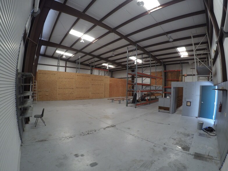 More Photos Of 2894 Forsyth Rd, Winter Park Warehouse For Lease