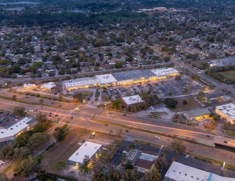 More Photos Of 900-944 E SR-436 Rd, Casselberry Unknown For Lease