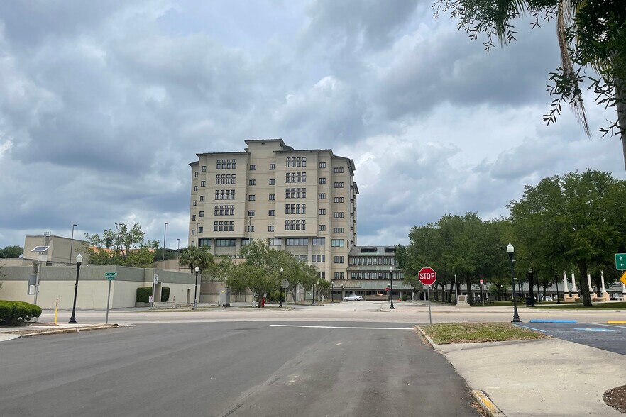 More Photos Of 255 W Main St, Bartow Office For Sale