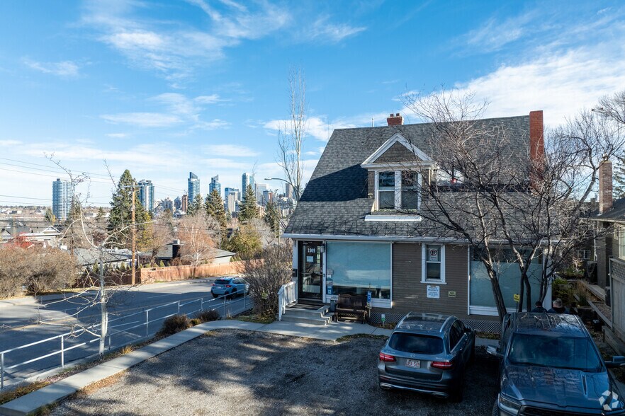 More Photos Of 1909 17th Ave SW, Calgary Office For Lease