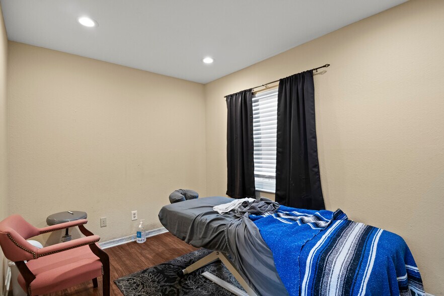 More Photos Of 1700 Dr. Martin Luther King, Jr. St N, Saint Petersburg Medical For Sale