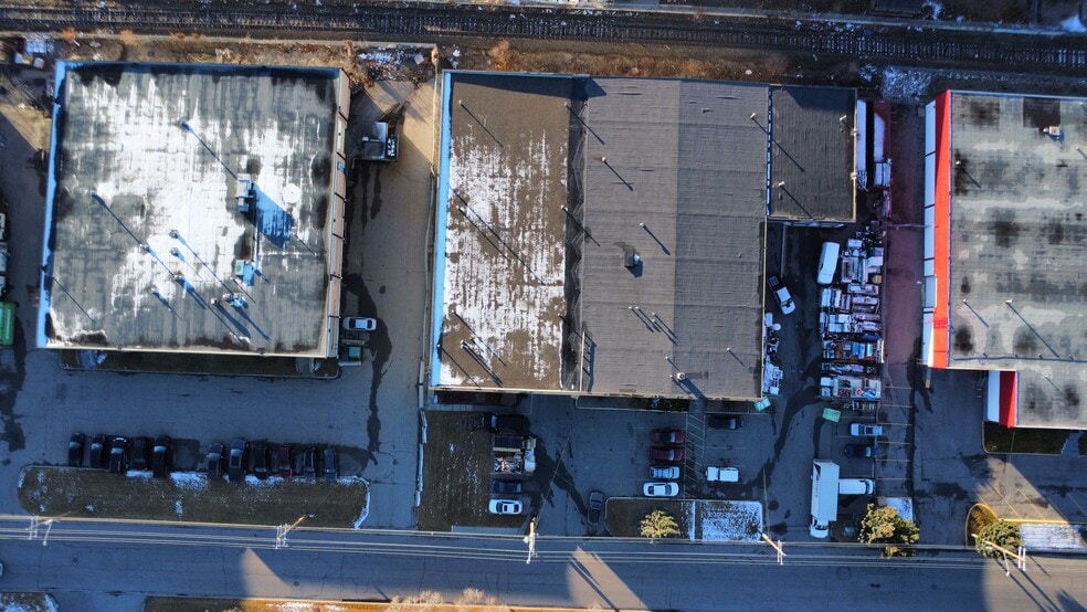 More Photos Of 3809 9th St SE, Calgary Warehouse For Lease