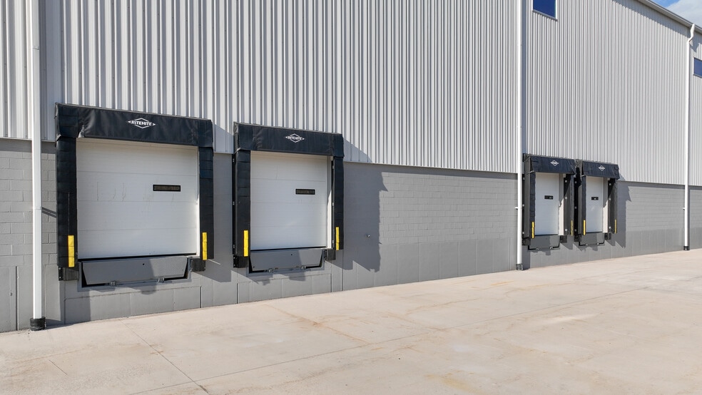 More Photos Of 137-147 Commonwealth Dr, Jenkins Distribution For Lease