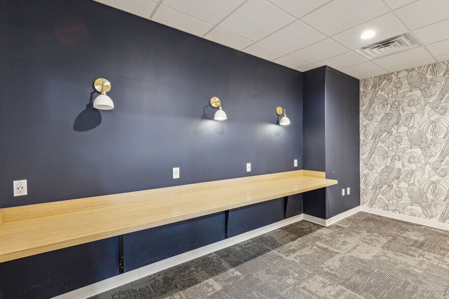 More Photos Of 5477 Glen Lakes Dr, Dallas Medical For Lease