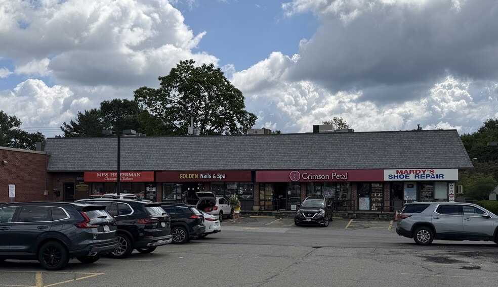 More Photos Of 148-166 Needham St, Newton Storefront For Lease
