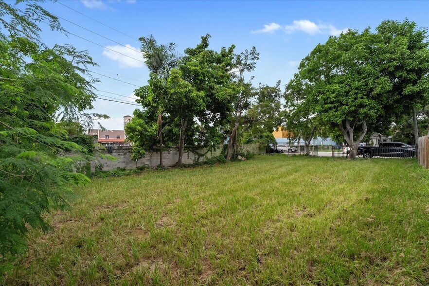 More Photos Of 471 SW 8 St, Miami Land For Sale